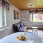 Wolf Lakeside Lapland * Рованиеми
