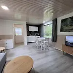 Wolf Lakeside Lapland Рованиеми