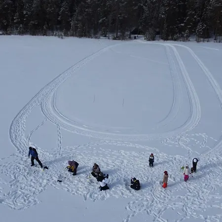 펜션 Wolf Lakeside Lapland