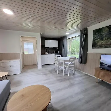 Wolf Lakeside Lapland Ροβανιέμι