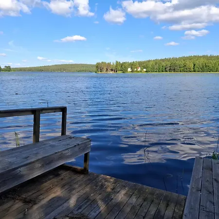 Wolf Lakeside Lapland 펜션 *