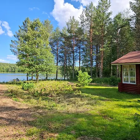 Wolf Lakeside Lapland 펜션 *