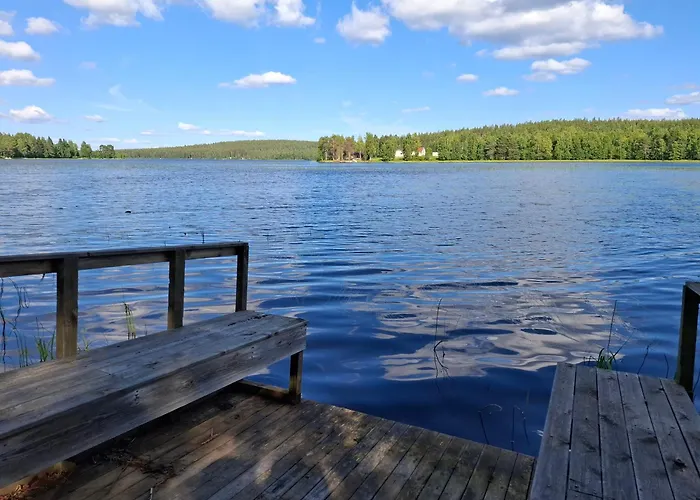 Wolf Lakeside Lapland Hébergement de vacances *